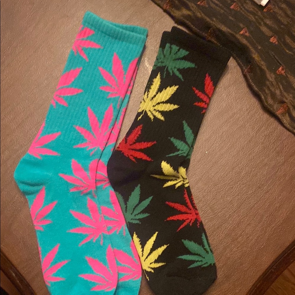 Colorful Leaf Patterned Socks Set - image 1